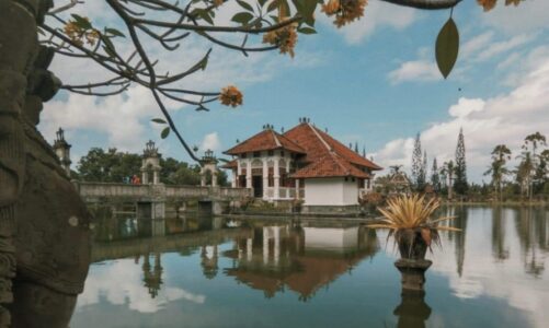 Taman Ujung Karangasem : Heavenly Palace yang Pancarkan Pesona Alam Khas Bali