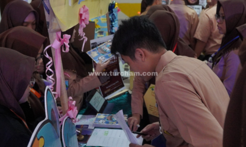 Dari Materi Hingga Demo Ekskul, Yuk Intip Keseruan MPLS Hari Keempat!